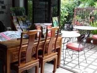 The Red Hibicus Guest House Chiang Mai Buitenkant foto