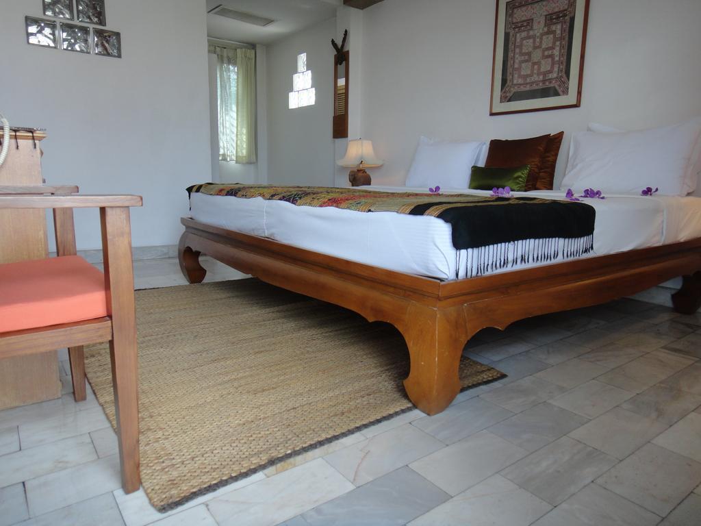 The Red Hibicus Guest House Chiang Mai Buitenkant foto